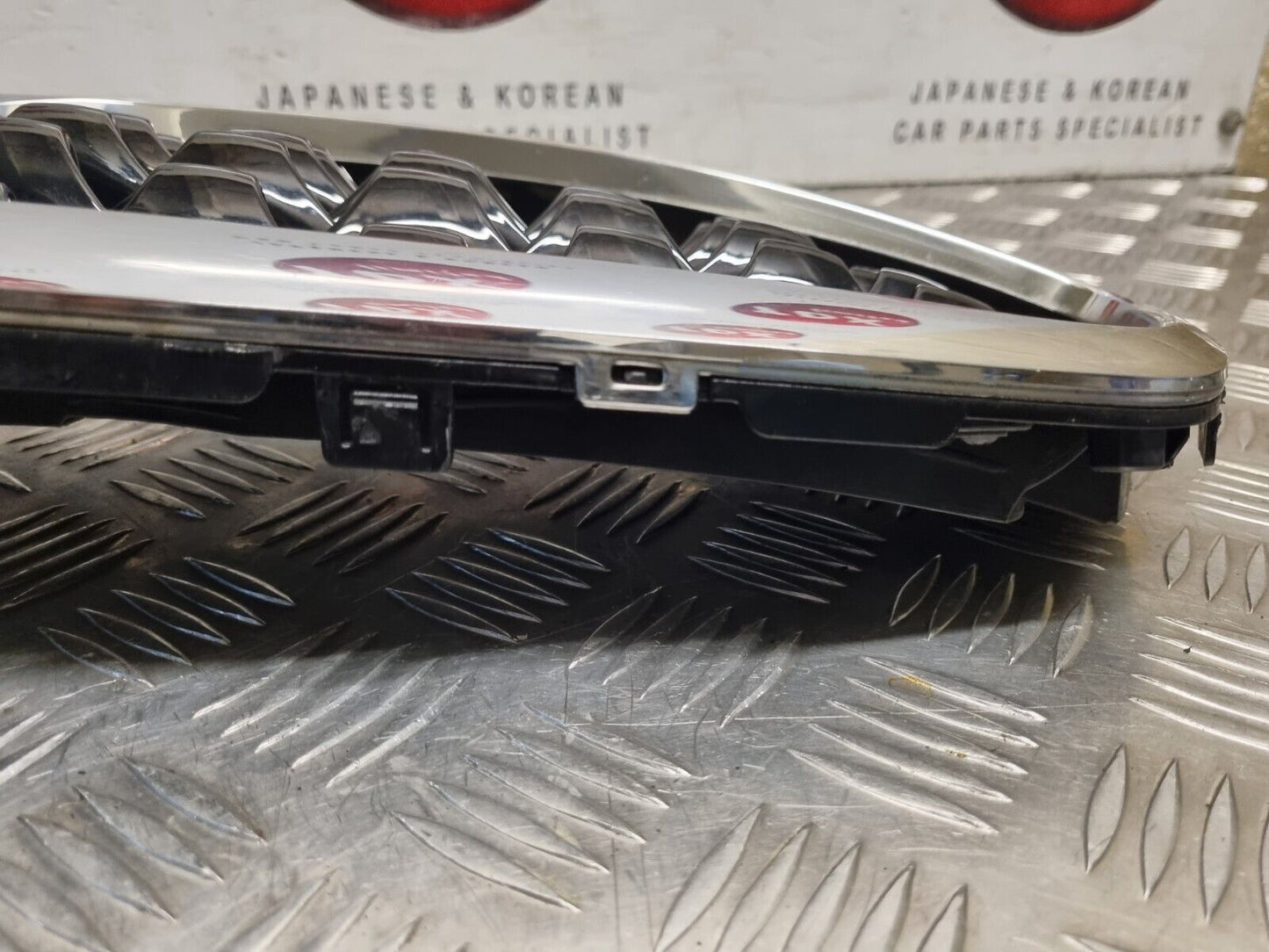 KIA VENGA (YN) 2015-2019 FACELIFT GENUINE FRONT BUMPER CHROME GRILLE 86350-1P500