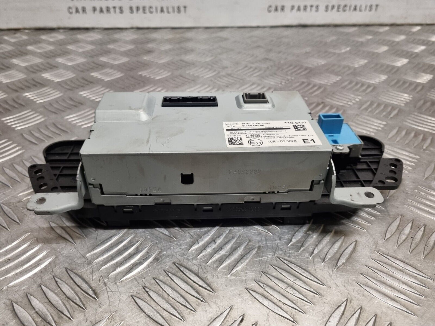 HONDA CRV 2013-2016 MK4 GENUINE AUDIO & SAT NAV DISPLAY SCREEN 39710-T1G-E110-M1