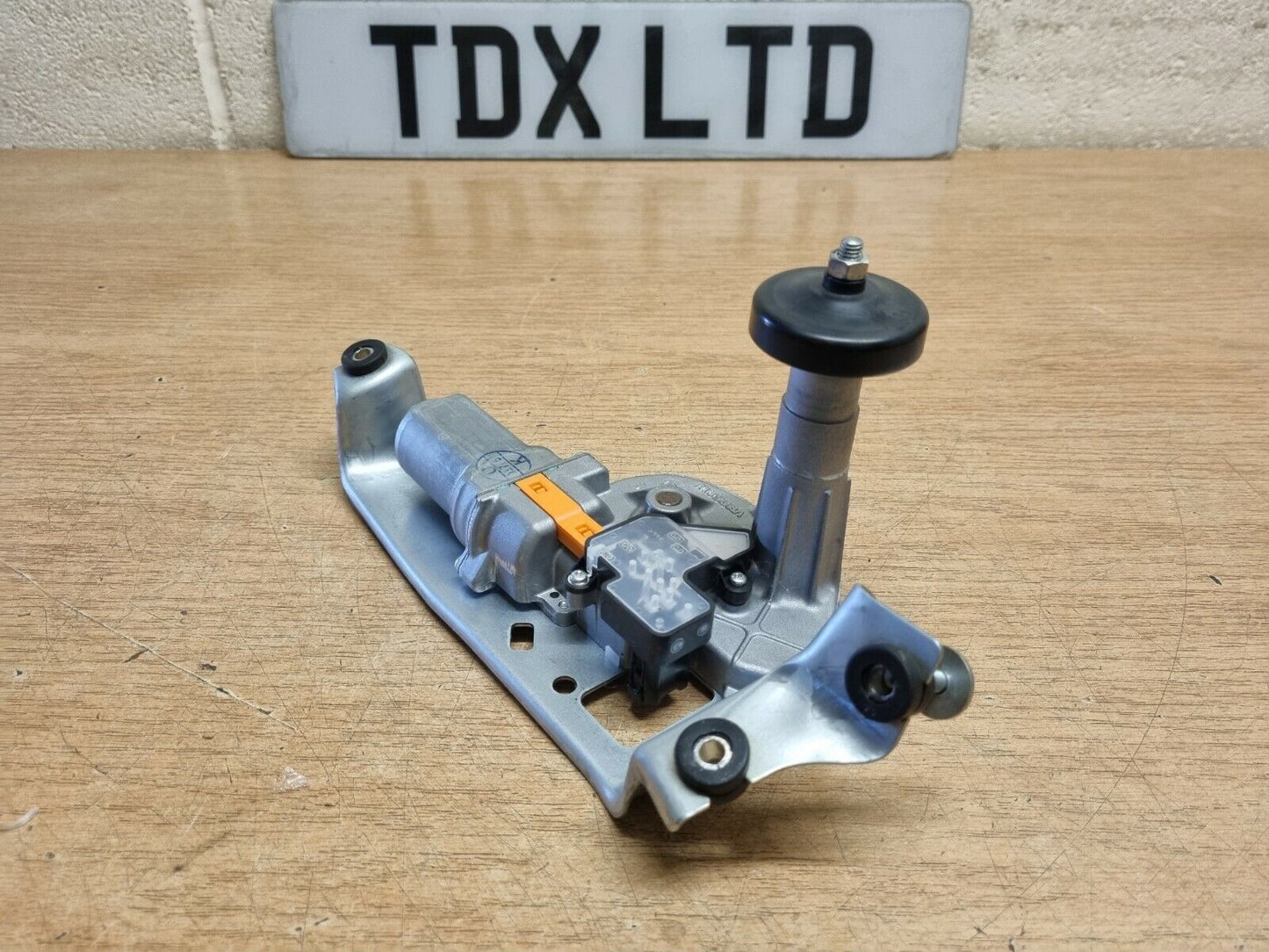 HONDA CRV MK4 2013-2016 GENUINE REAR WINDSCREEN WIPER MOTOR 050T0A