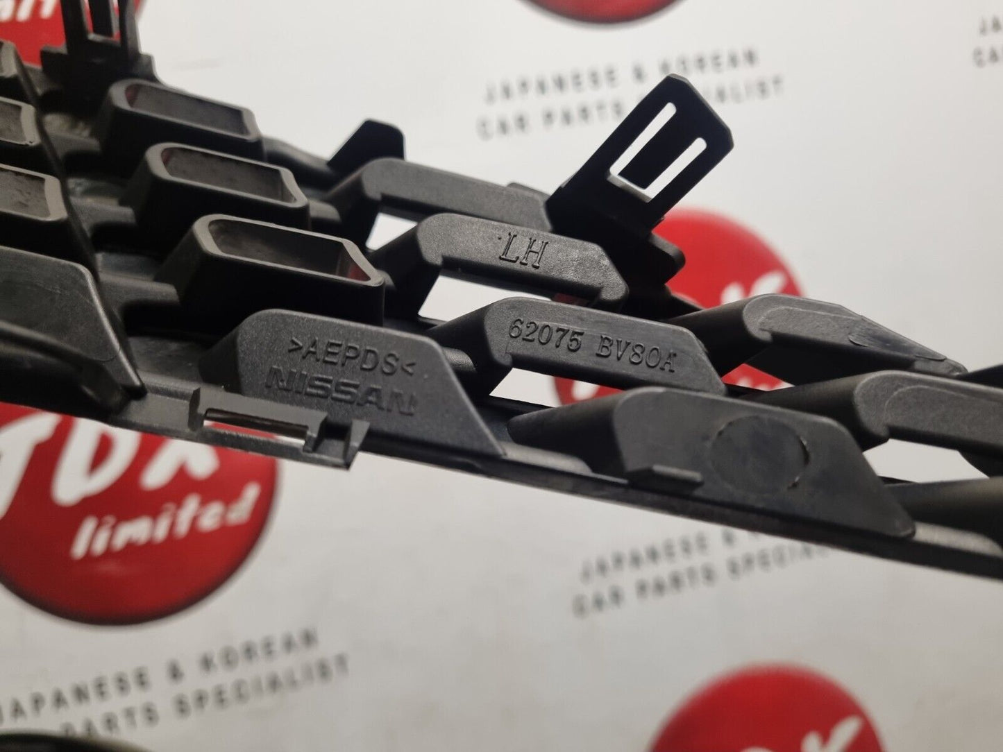 NISSAN JUKE F15 2014-2019 FACELIFT GENUINE PASSENGERS FRONT GRILLE 62075BV80A