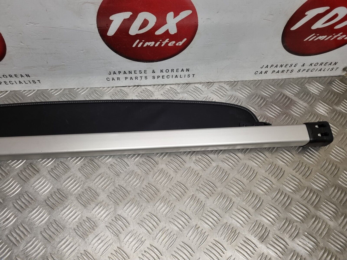 LEXUS CT200H 2011-2020 GENUINE RETRACTABLE PARCEL SHELF LUGGAGE LOAD COVER BLIND