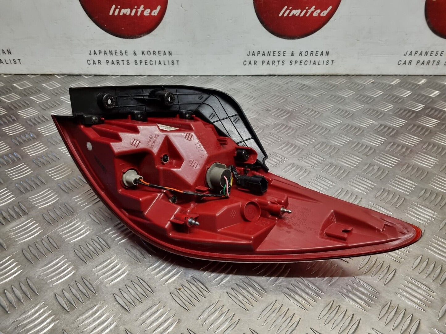 KIA SPORTAGE SL 2013-2015 MK3 FACELIFT GENUINE PASSENGERS SIDE REAR BODY LIGHT