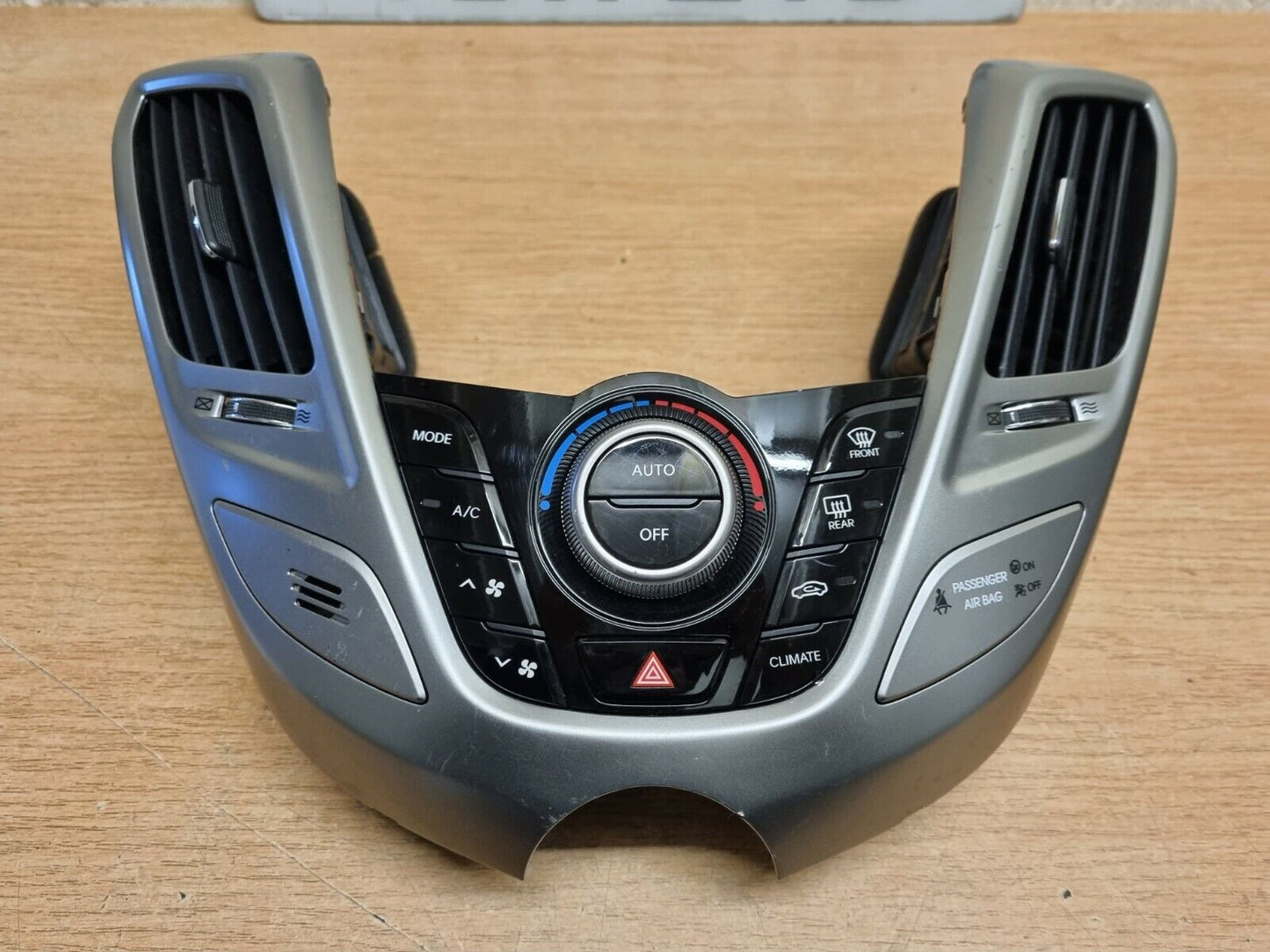Hyundai Veloster (FS) Heater AC Climate Controls Air Vents 2012-2017 97250-2V220