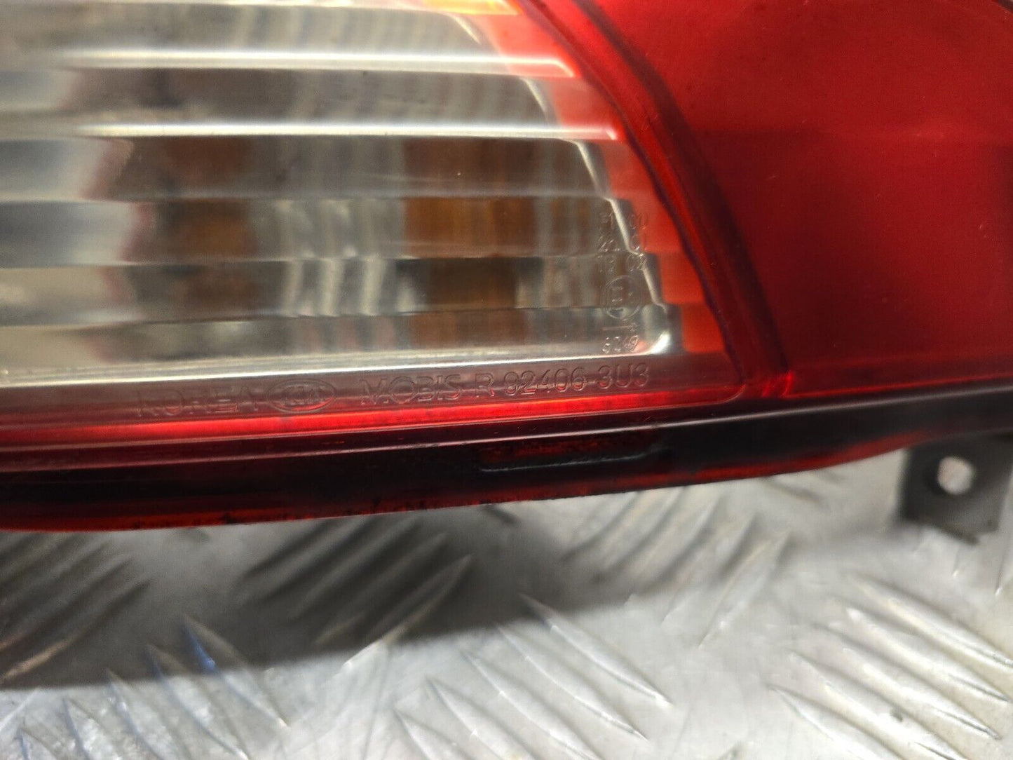 KIA SPORTAGE (SL) MK3 2010-2015 DRIVERS SIDE REAR BUMPER FOG LIGHT 92406-3U3