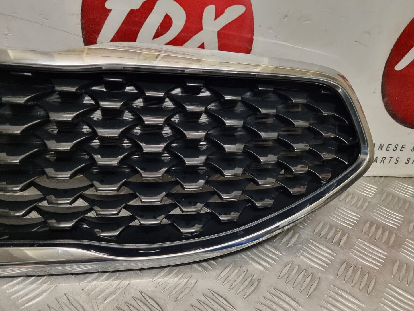 KIA VENGA (YN) 2015-2019 FACELIFT GENUINE FRONT BUMPER CHROME GRILLE 86350-1P500