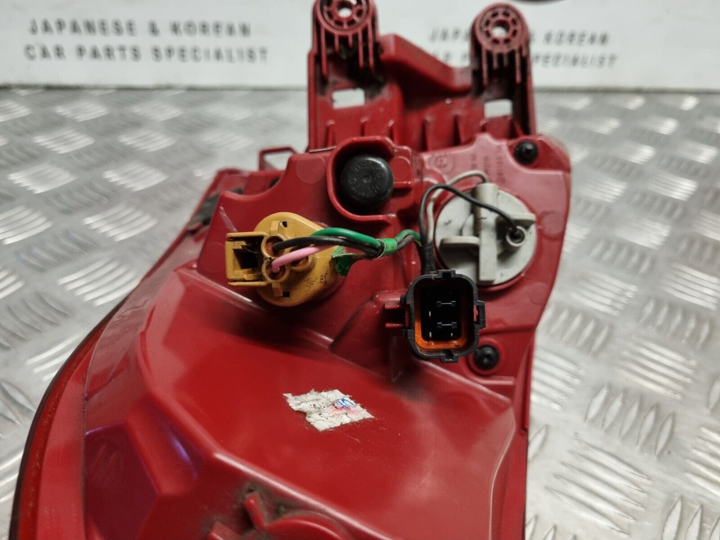 HYUNDAI TUCSON TL MK3 2015-2018 GENUINE DRIVERS SIDE REAR OUTER LED BRAKE LIGHT