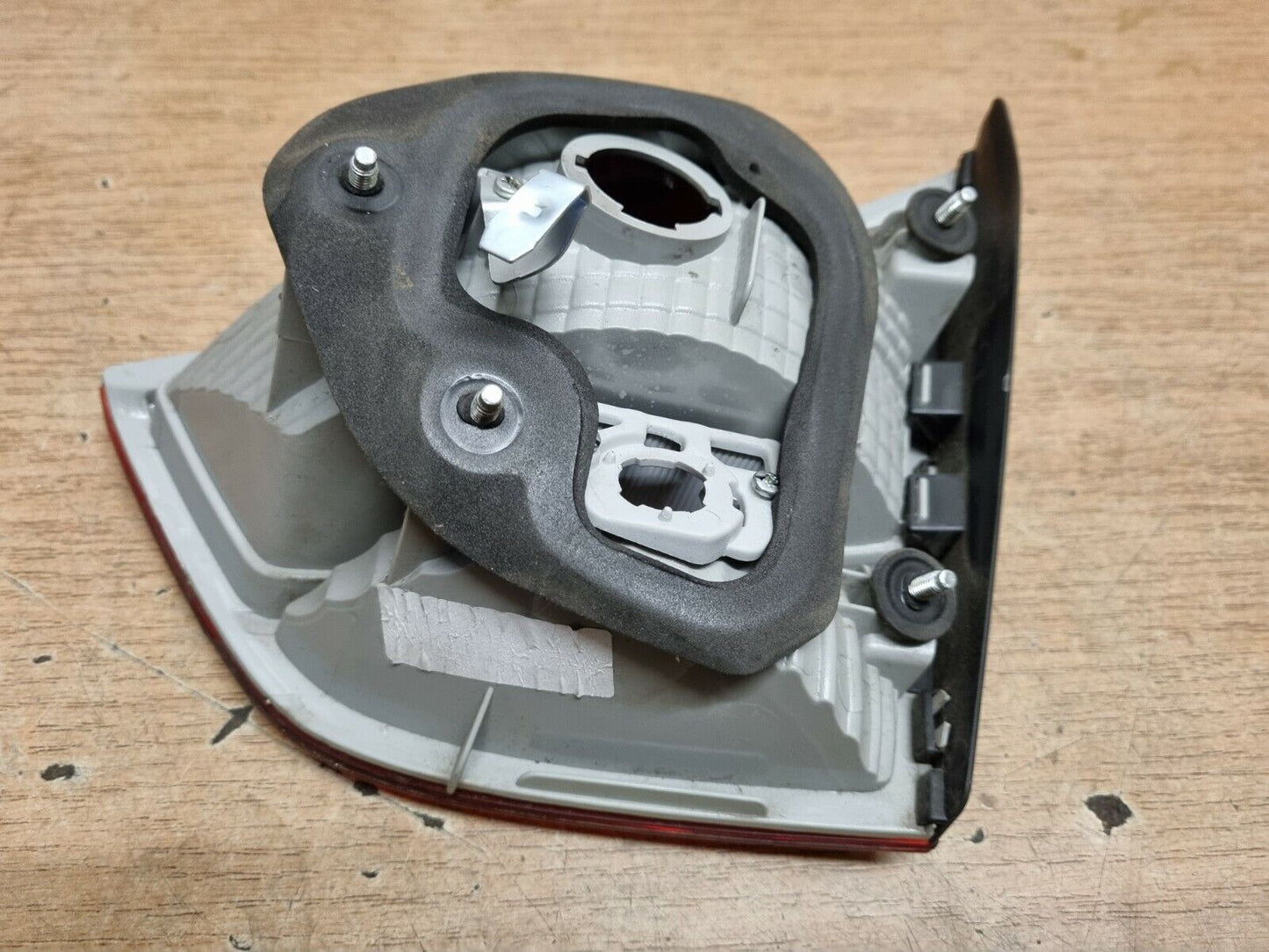 HYUNDAI IX35 GENUINE PASSENGERS SIDE REAR INNER TAILGATE LIGHT LAMP 2010-2015