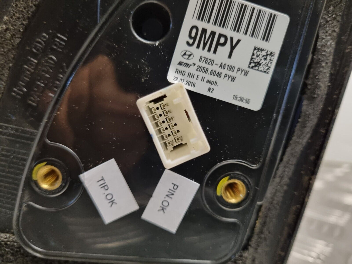 HYUNDAI I30 (GD) 2012-2018 GENUINE DRIVERS SIDE MANUAL FOLD MIRROR 87620-A6190