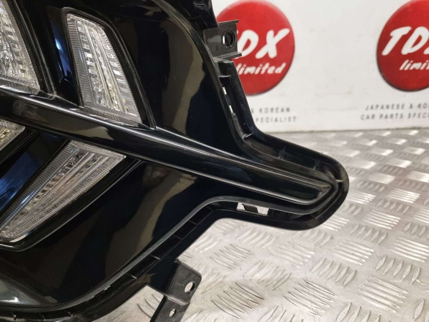 KIA NIRO (DE) 2020-2022 GENUINE DRIVERS SIDE FRONT LED DRL + SURROUND COVER