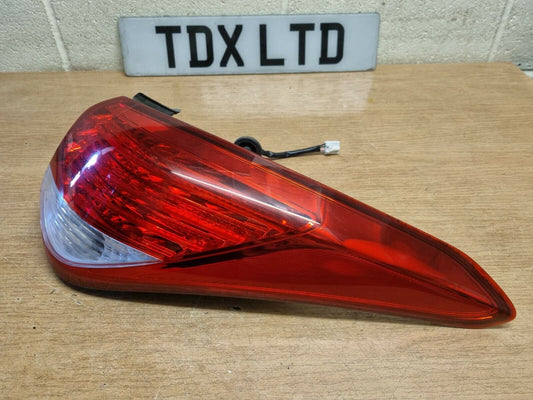 Hyundai I40 Saloon Drivers Rear Outer Brake Tail Light Lamp 2011-2015 92402-3Z3