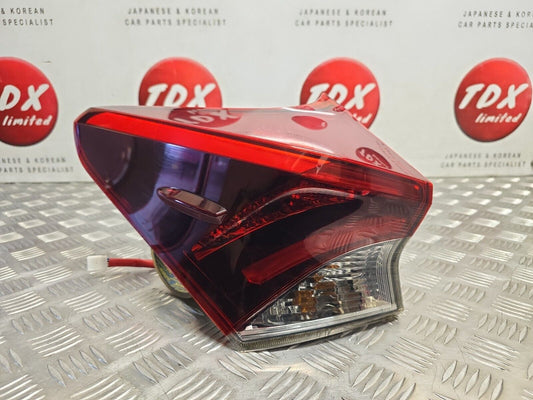TOYOTA AURIS E18 FACELIFT 2015-2018 GENUINE PASSENGERS REAR OUTER BRAKE LIGHT