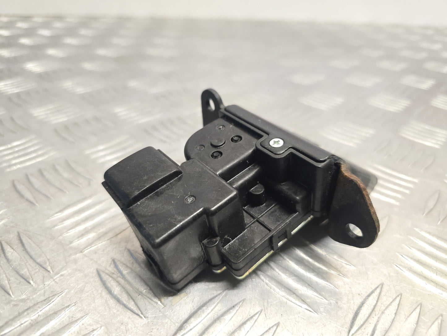 HYUNDAI I30 HATCHBACK GD MK2 2012-2017 GENUINE REAR BOOT LOCK CATCH 81230-A6000