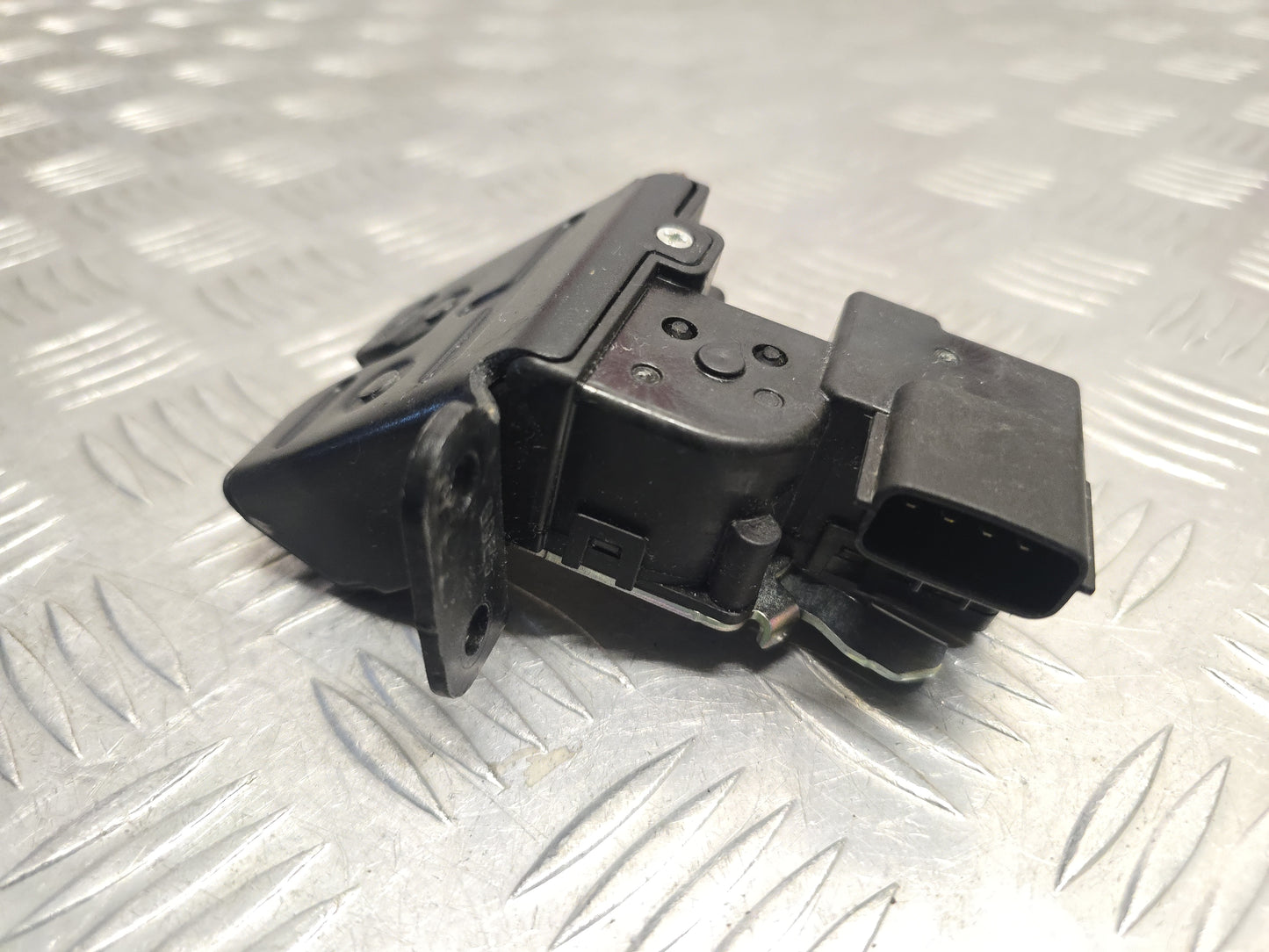 HYUNDAI I30 HATCHBACK GD MK2 2012-2017 GENUINE REAR BOOT LOCK CATCH 81230-A6000