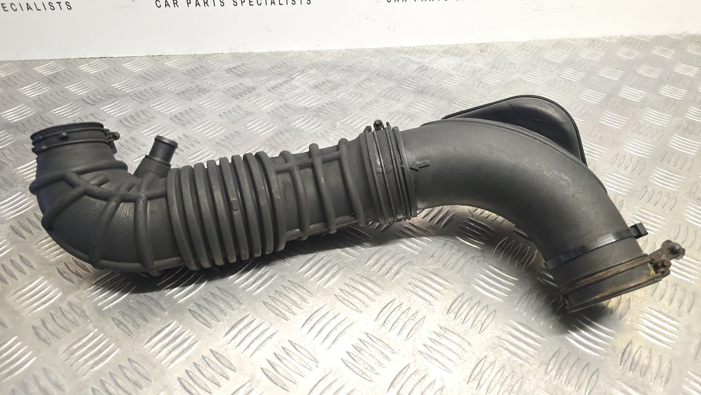 KIA SPORTAGE SL MK3 2010-2015 1.7 DIESEL TURBO AIR INTAKE PIPE HOSE 28138-2Y300