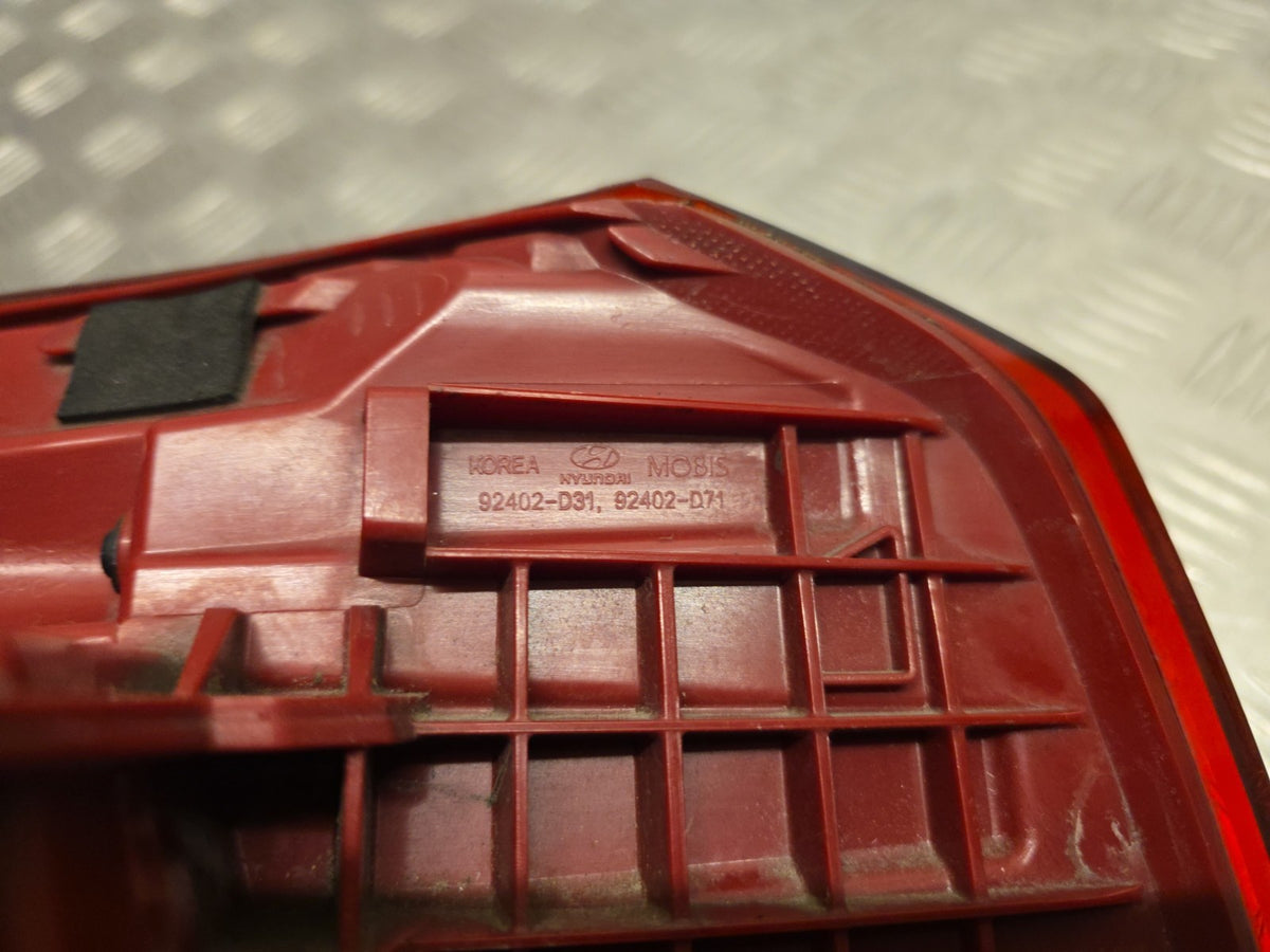 Hyundai Tucson MK3 2015-2018 Drivers Side Rear Outer Brake Light 92402-D7100 - photo 9 of 9