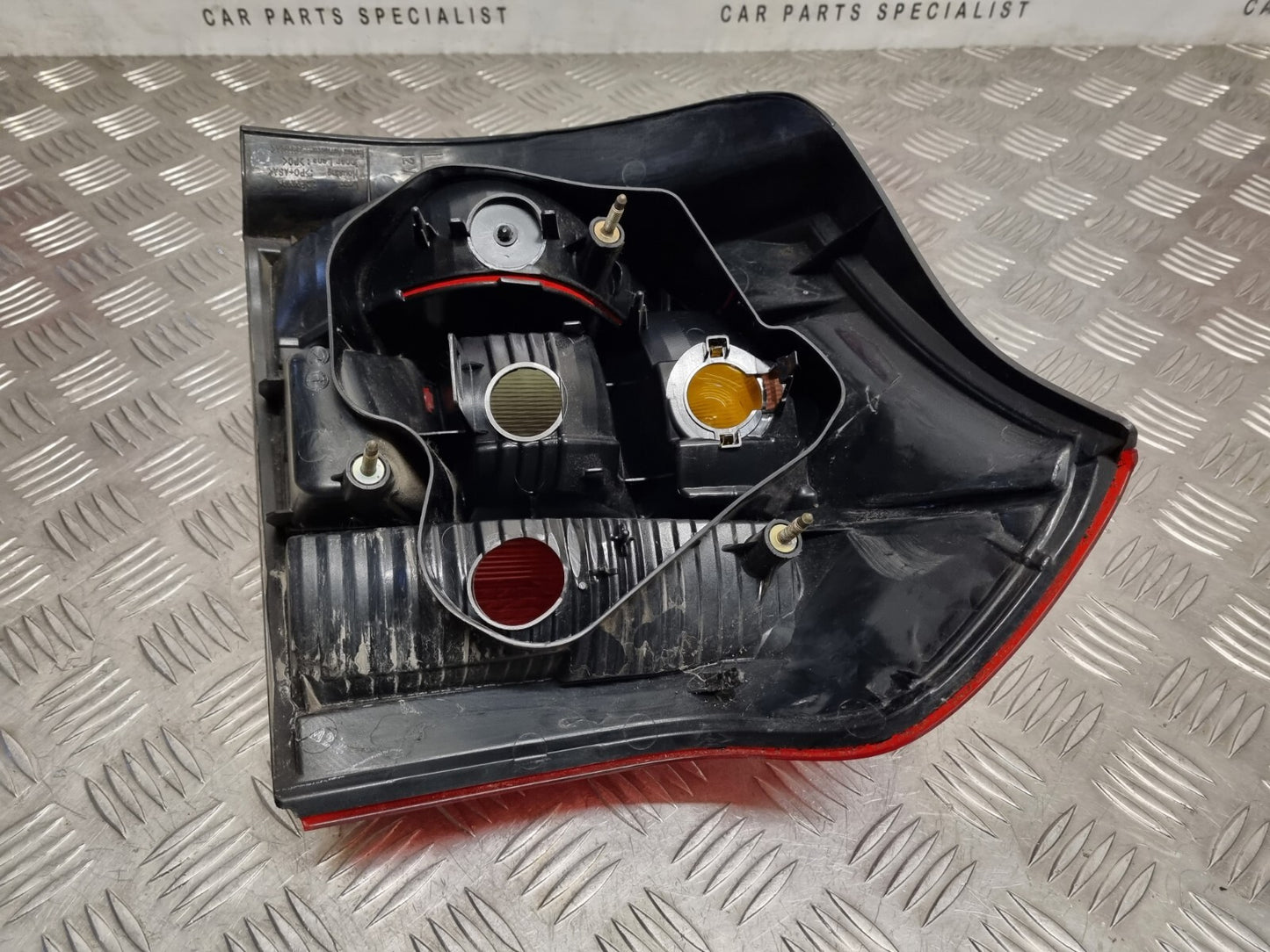 Toyota Corolla Passenger Side Rear Light Unit 2002-2004 RLU064