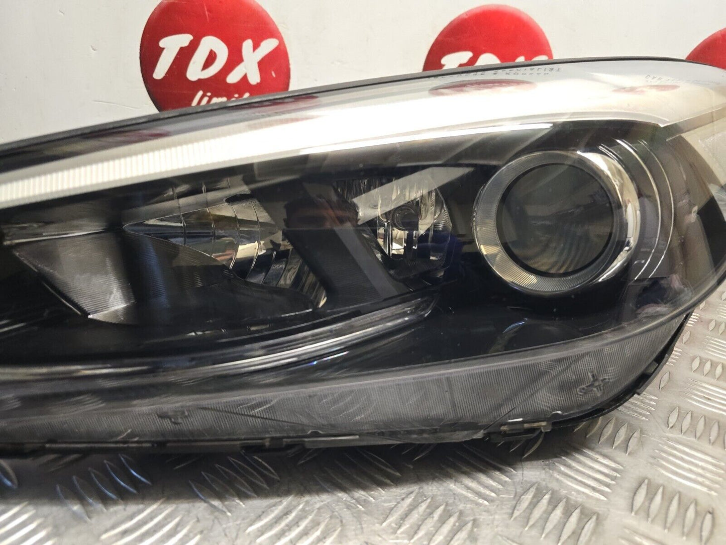 HYUNDAI TUCSON MK3 TLe 2015-2018 PRE-FACELIFT PASSENGERS SIDE HALOGEN HEADLIGHT