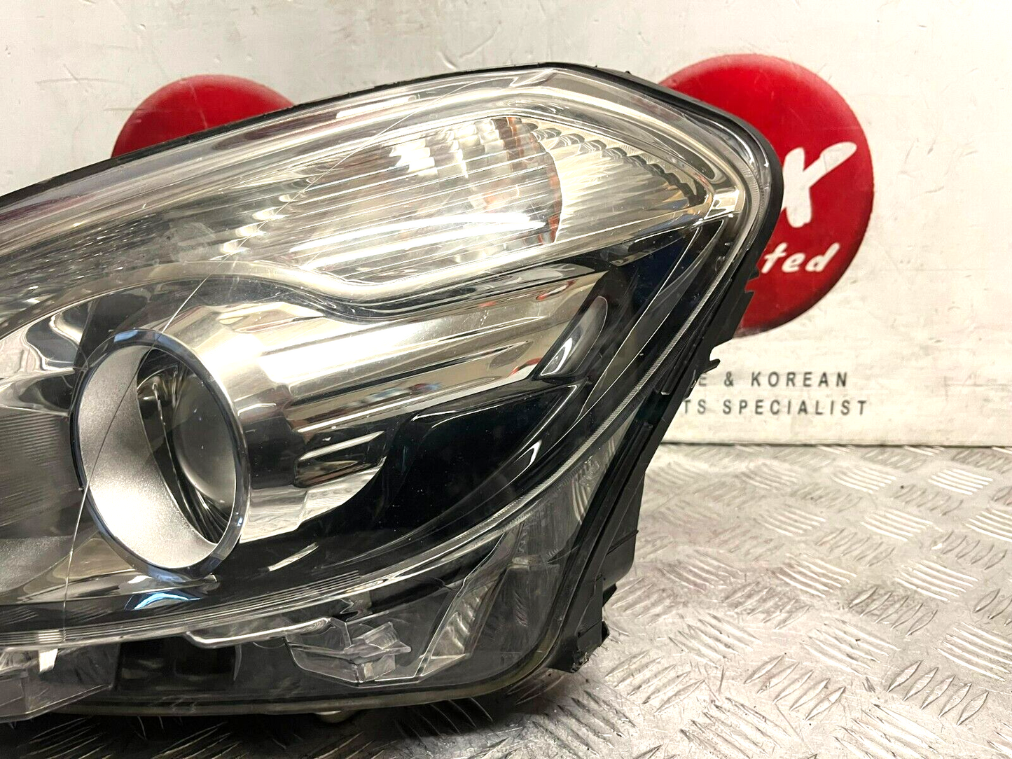 NISSAN QASHQAI J10 MK1 2010-2013 PASSENGER SIDE XENON HEADLIGHT 26060-BR61B