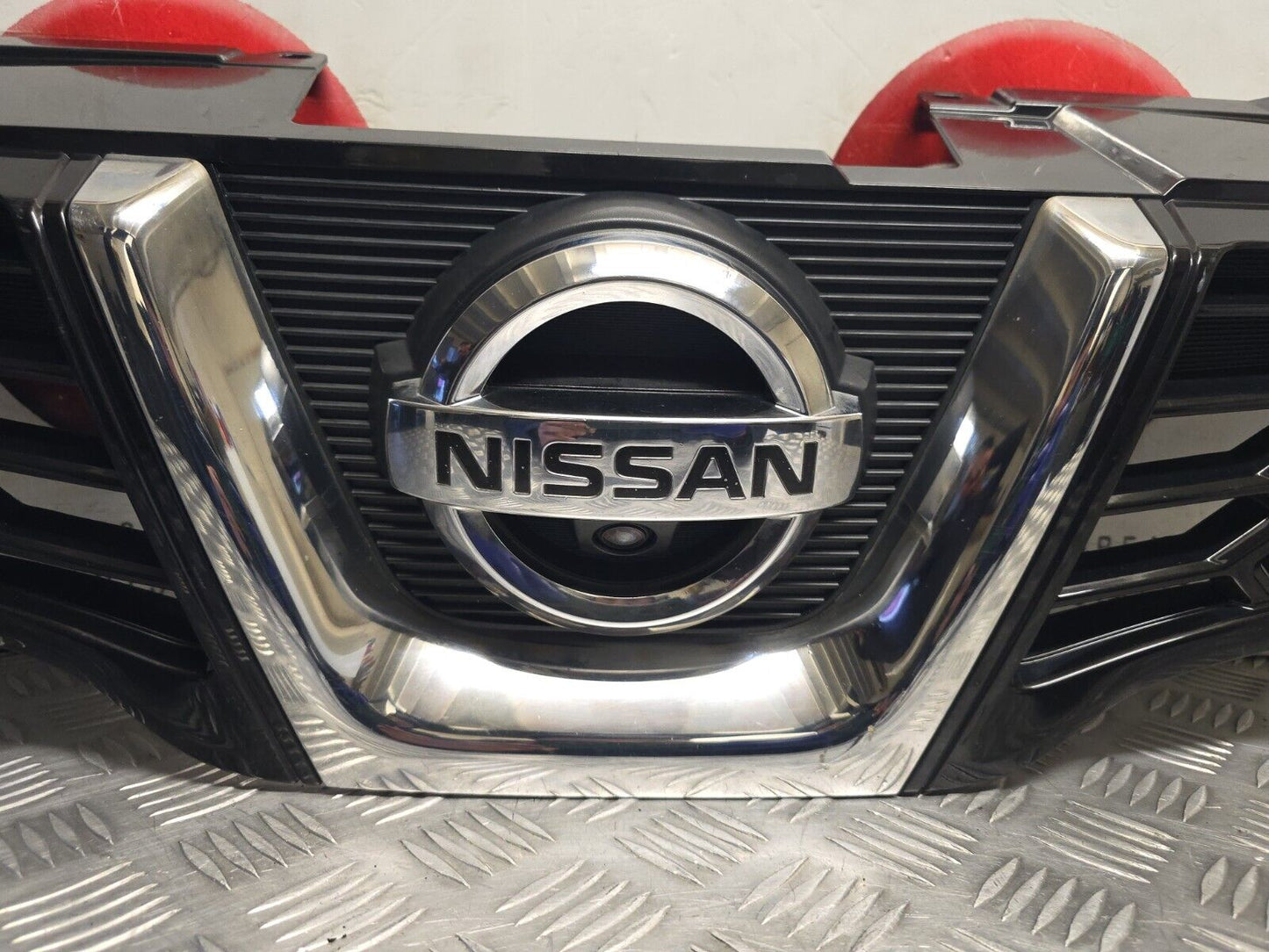 NISSAN QASHQAI J10 2010-2013 FACELIFT GENUINE FRONT RADIATOR GRILL + CAMERA