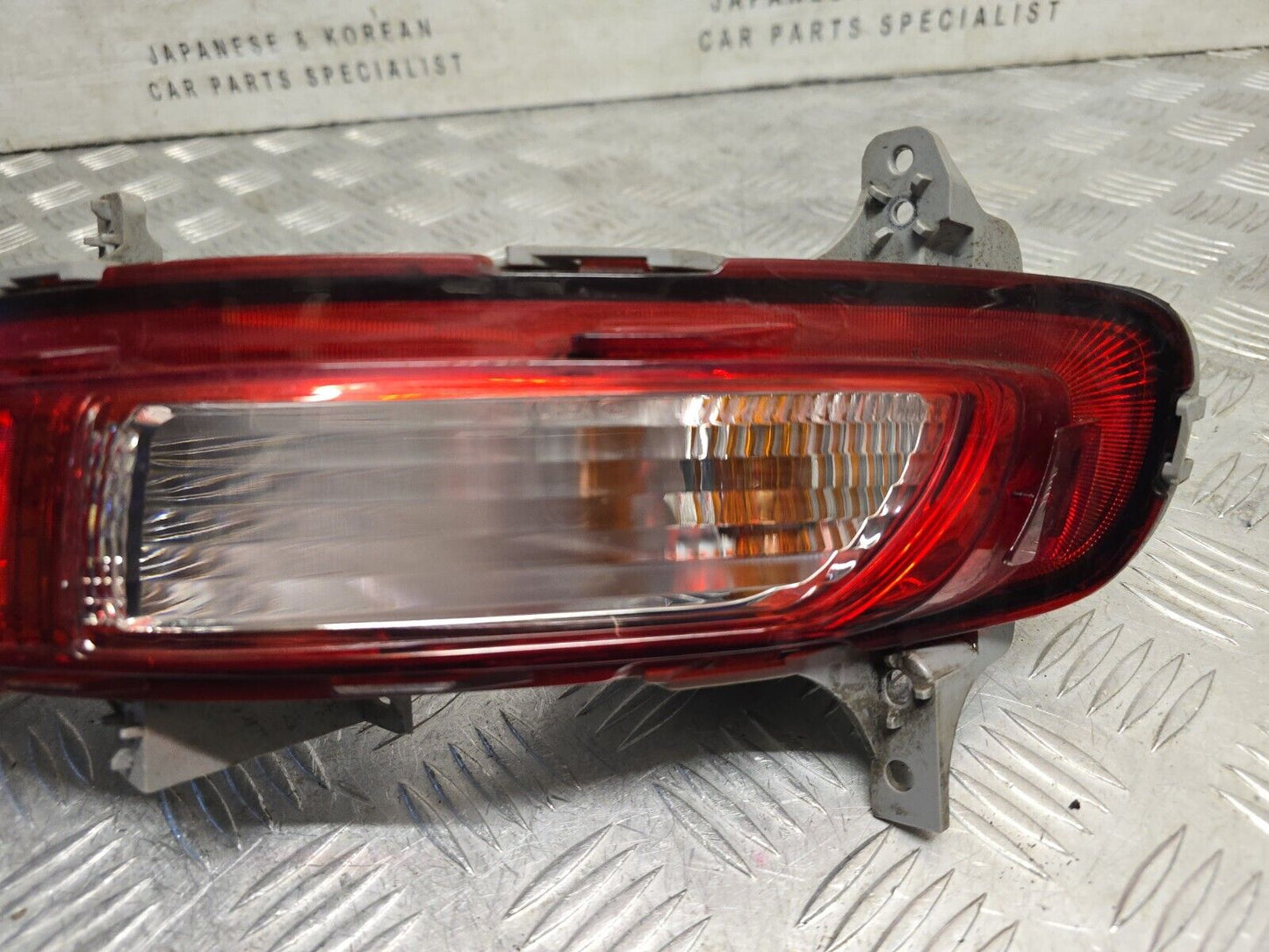 KIA SPORTAGE MK4 2016-2019 GENUINE DRIVERS SIDE REAR BUMPER FOG LIGHT 92406-D92