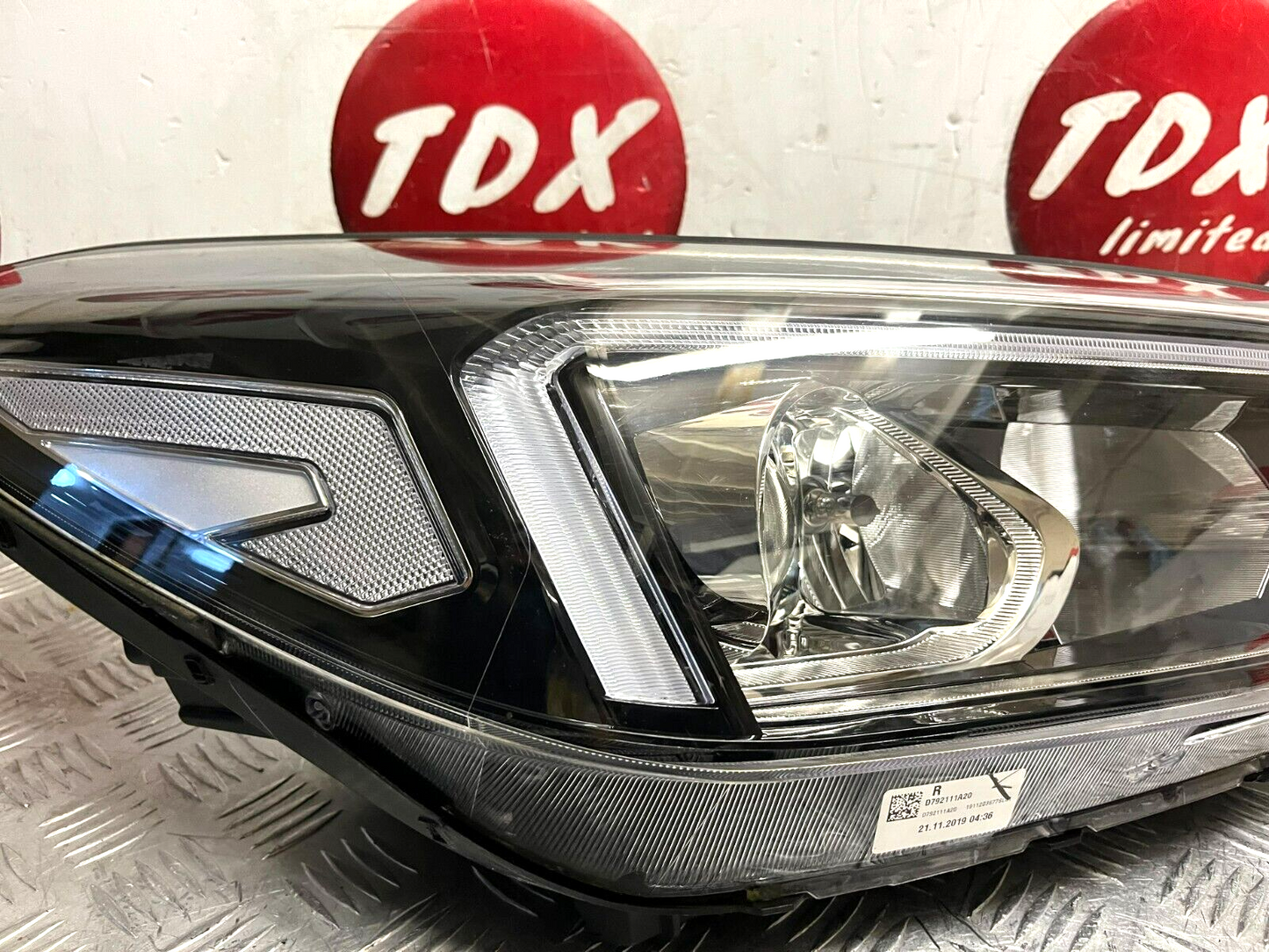 HYUNDAI TUCSON (TL/TLE) MK2  2018-2021 GENUINE DRIVER SIDE HEADLIGHT D7921-21A40