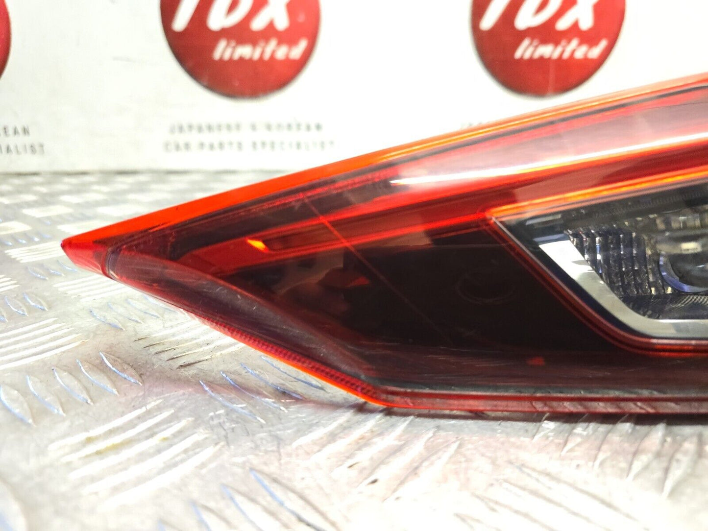 MAZDA 3 SALOON BM/BN MK3 2014-2018 GENUINE DRIVERS REAR INNER BOOTLID LIGHT