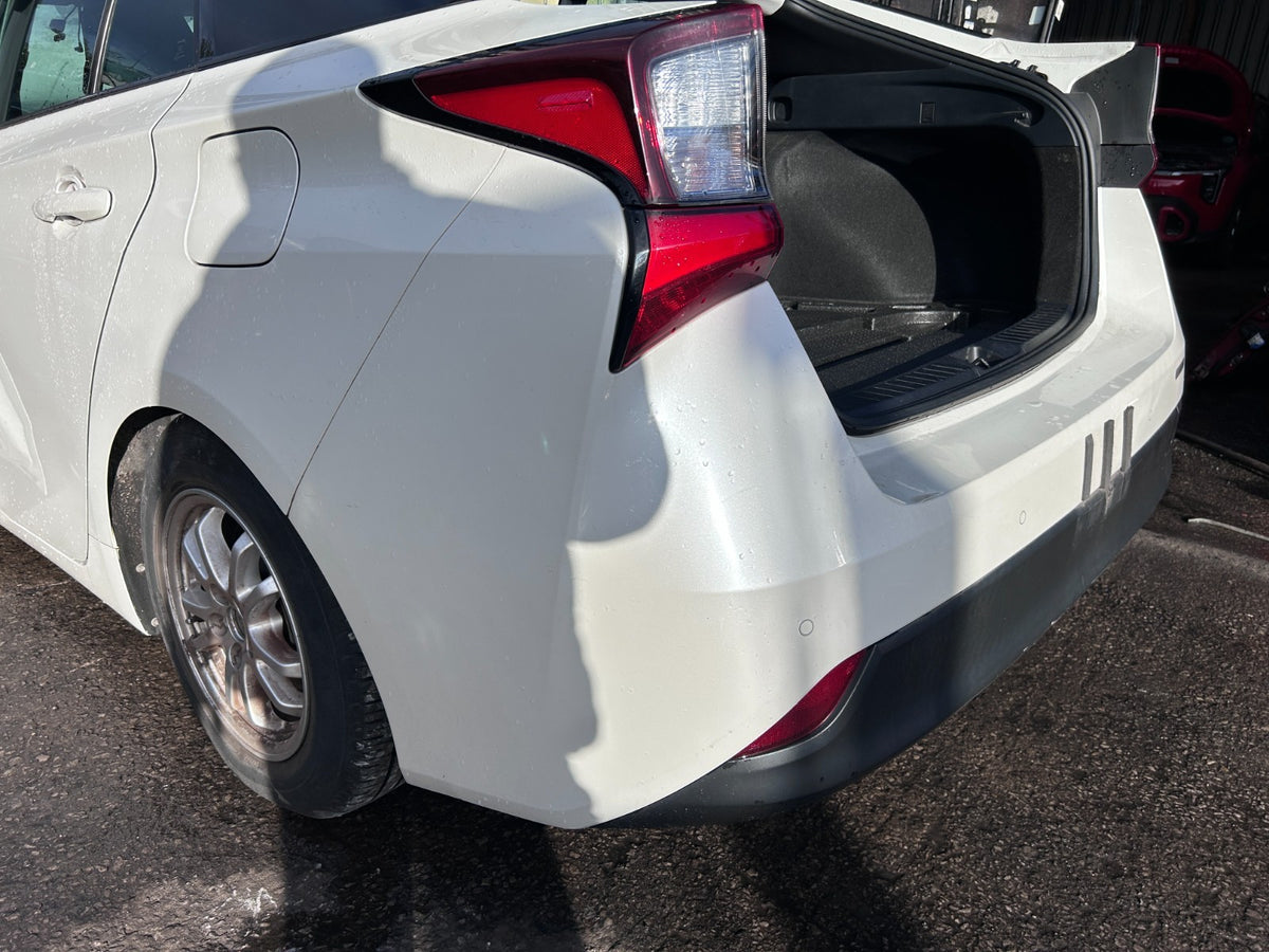 Toyota Prius Hybrid Facelift MK4 2019-2022 Genuine Rear Bumper White (070) - photo 3 of 8