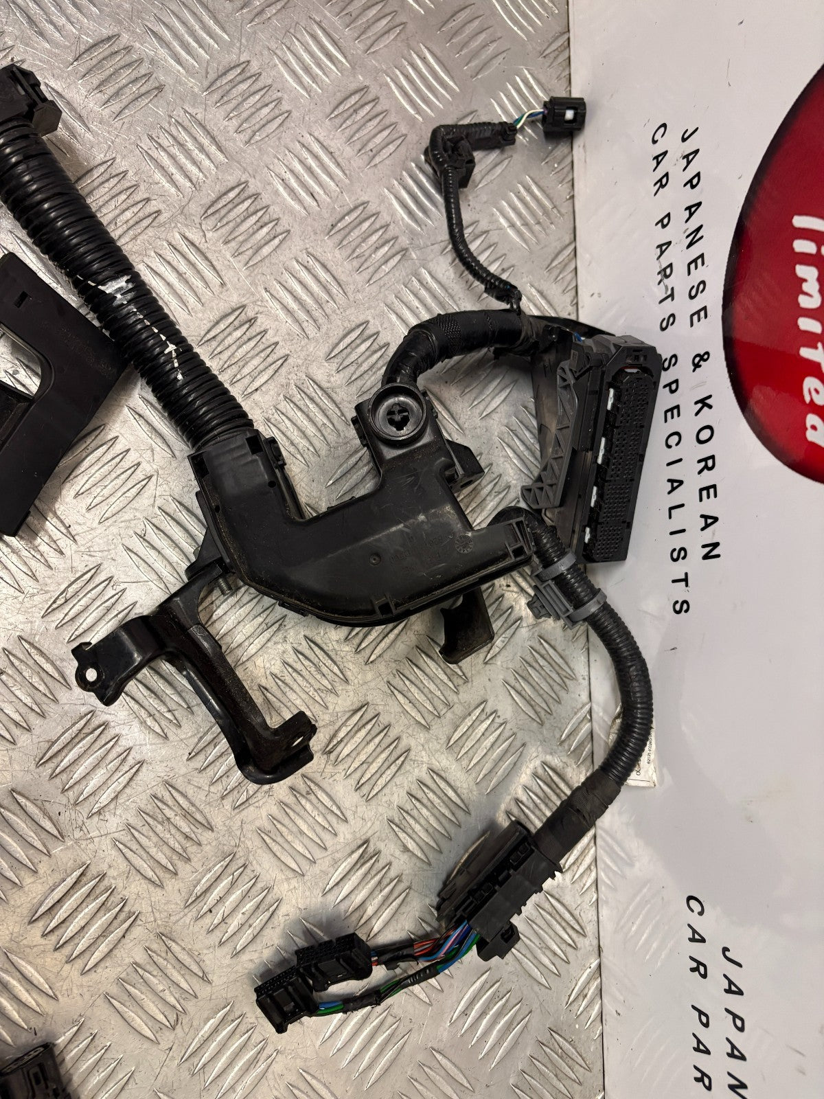 Toyota Yaris XP210 MK4 2020-2023 1.5 M15A-FXE Engine Wiring Loom 82121-K0240-D - photo 5 of 10