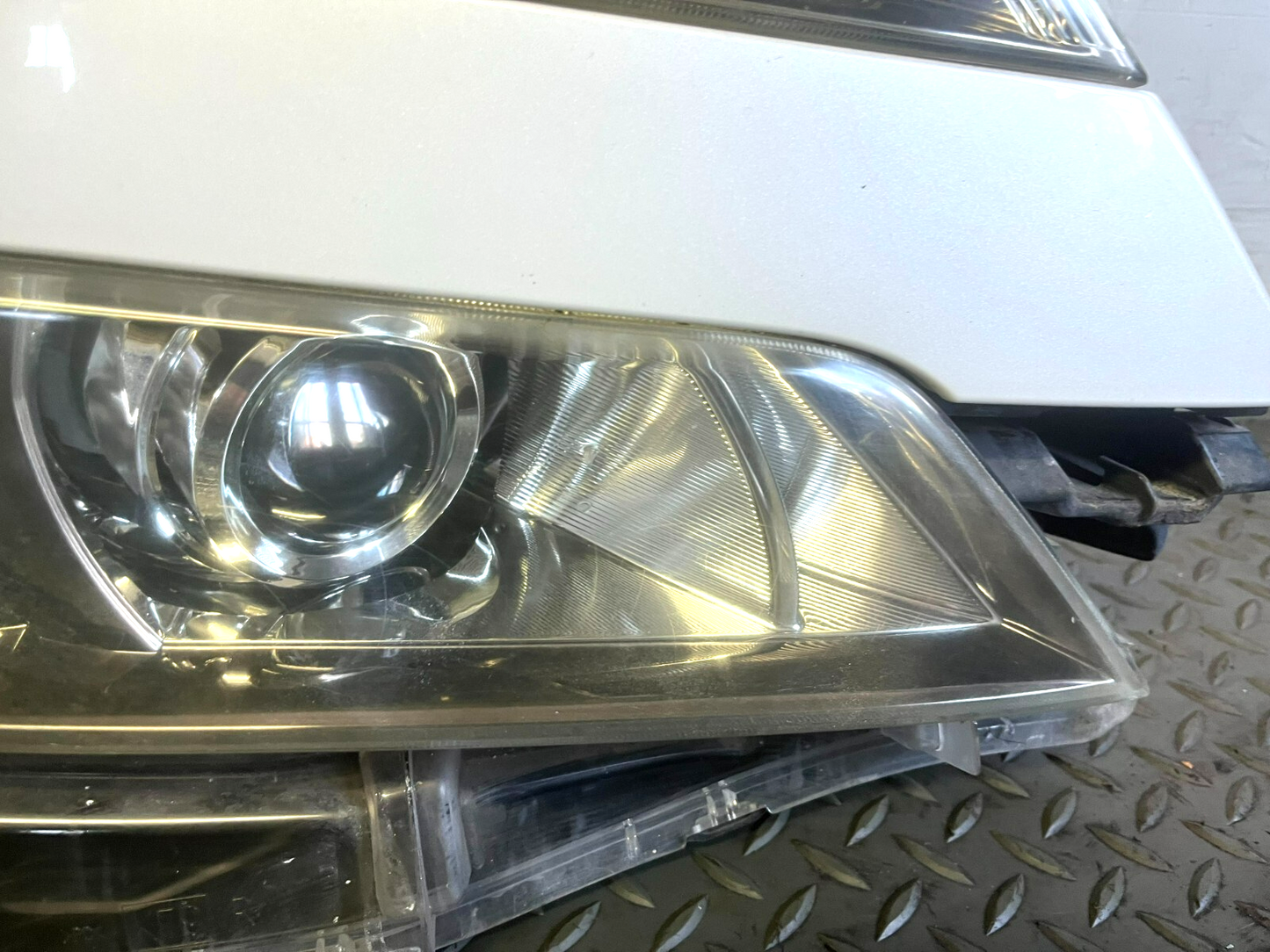 TOYOTA VELLFIRE 2008-2015 GENUINE DRIVER SIDE COMPLETE HEADLIGHT 85967-52020
