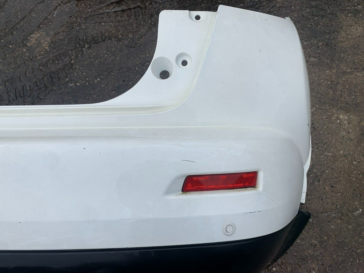 NISSAN JUKE F15 2010-2014 GENUINE PRE-FACELIFT REAR BUMPER WHITE COLLECTION