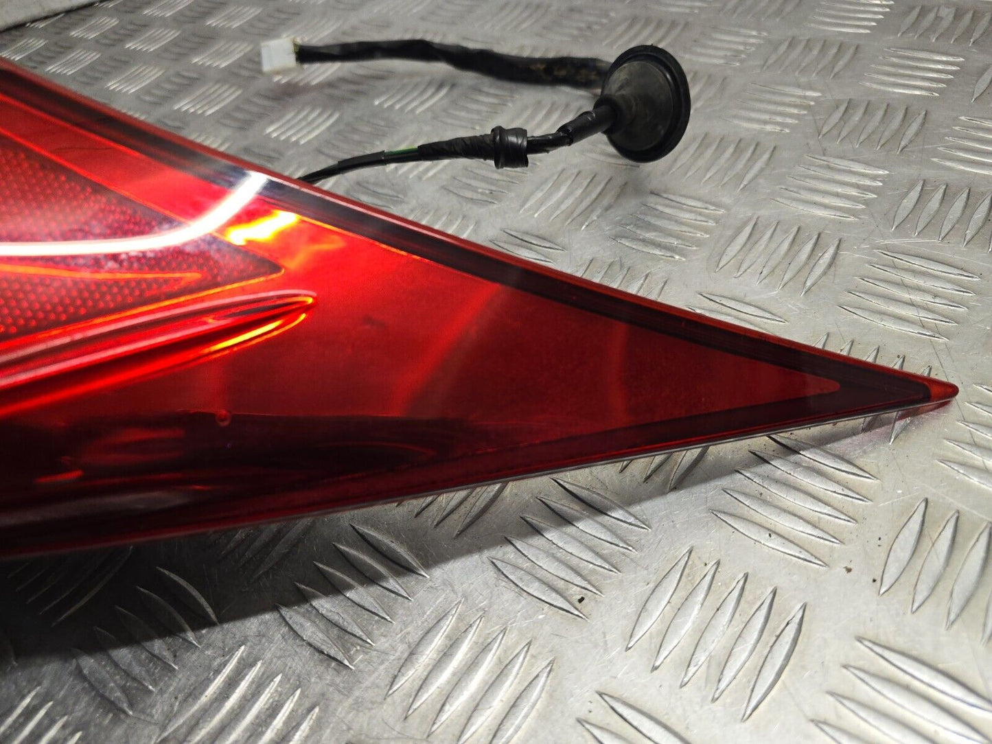 LEXUS IS300H MK3 2013-2017 PREFACELIFT GENUINE DRIVERS SIDE REAR LED BRAKE LIGHT