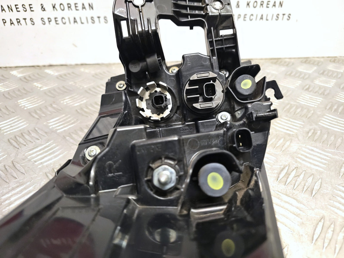Toyota Corolla Estate 2023-2026 Drivers Rear Outer Brake Light 81551-02F40 - photo 11 of 11