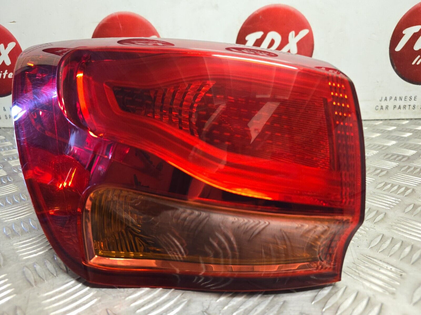 KIA CEED ESTATE MK2 2012-2018 GENUINE PASSENGERS REAR HALOGEN OUTER BRAKE LIGHT