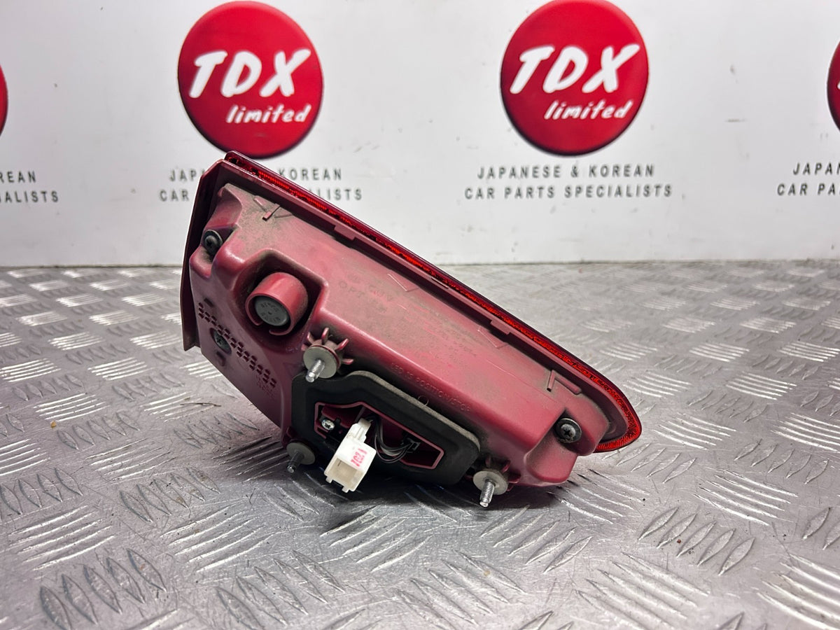 Kia Stonic YB MK1 2017-2020 Driver Side Rear Inner Tailgate Light - photo 6 of 6