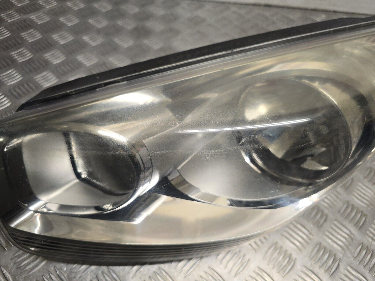 KIA VENGA 2010-2019 GENUINE PASSENGERS SIDE HALOGEN HEADLIGHT LAMP 92101-1P500