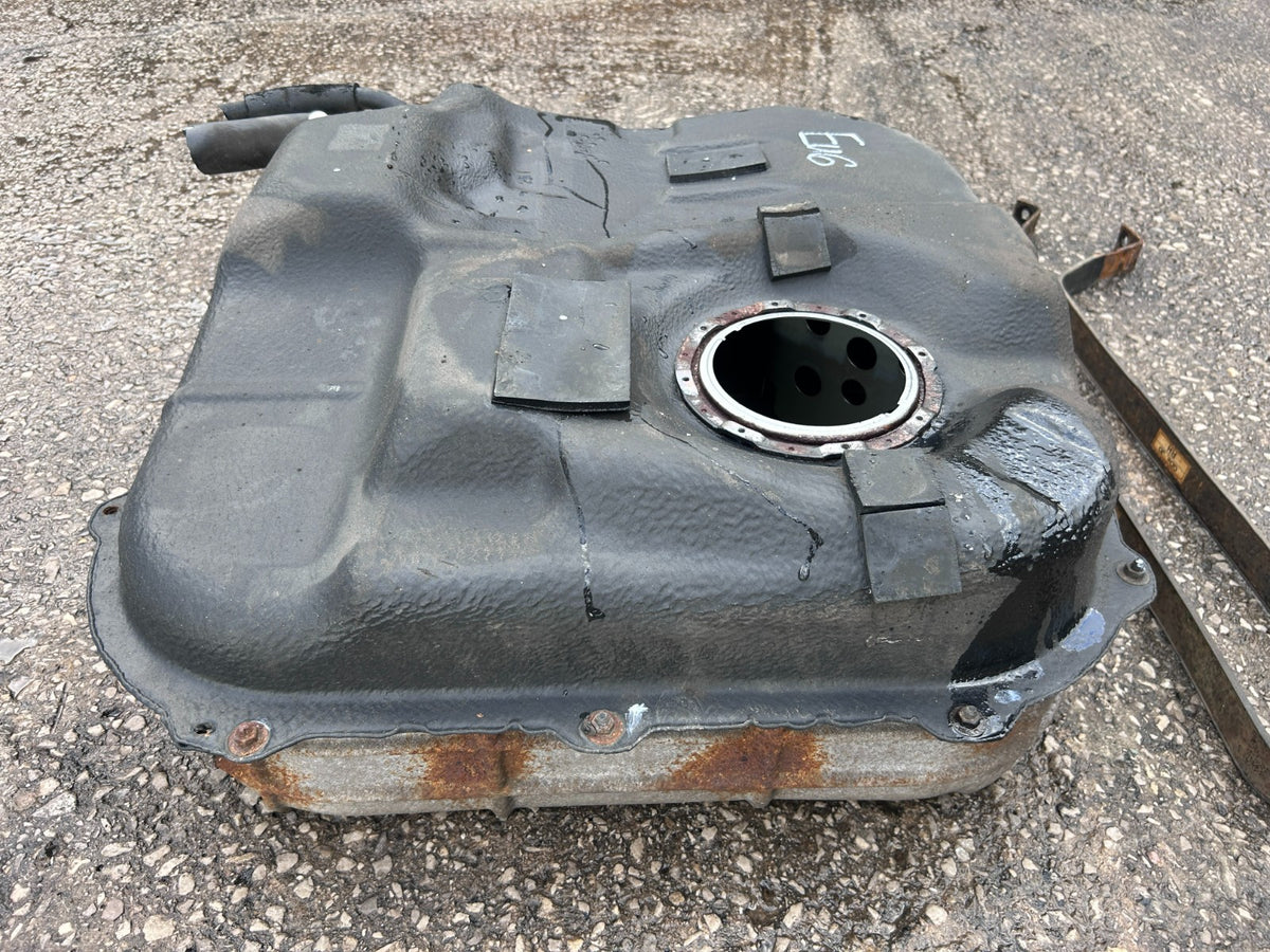 Hyundai i30 GD MK2 2012-2017 1.6 Diesel D4FB Fuel Tank with Mounting Straps - photo 3 of 9