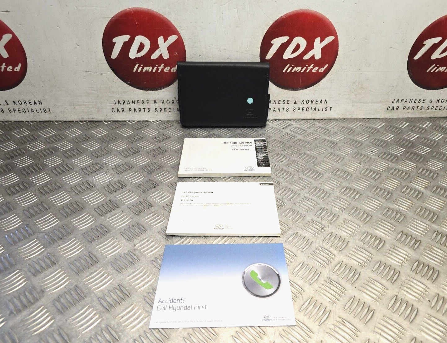 HYUNDAI TUCSON TL MK3 GENUINE SAT NAV TOMTOM MANUALS HANDBOOK PACK WALLET BOOK