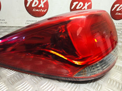 Kia Carens Rp Mk3 2013-2016 Genuine Passengers Rear Outer Brake Light 92401-A4 6
