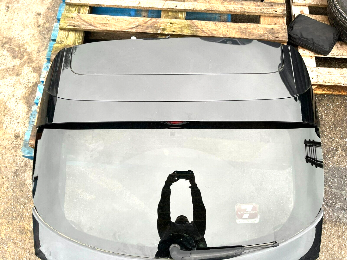 KIA PROCEED CD 2019-2023 GENUINE REAR BOOT TAILGATE SHELL 1K BLACK COLLECTION