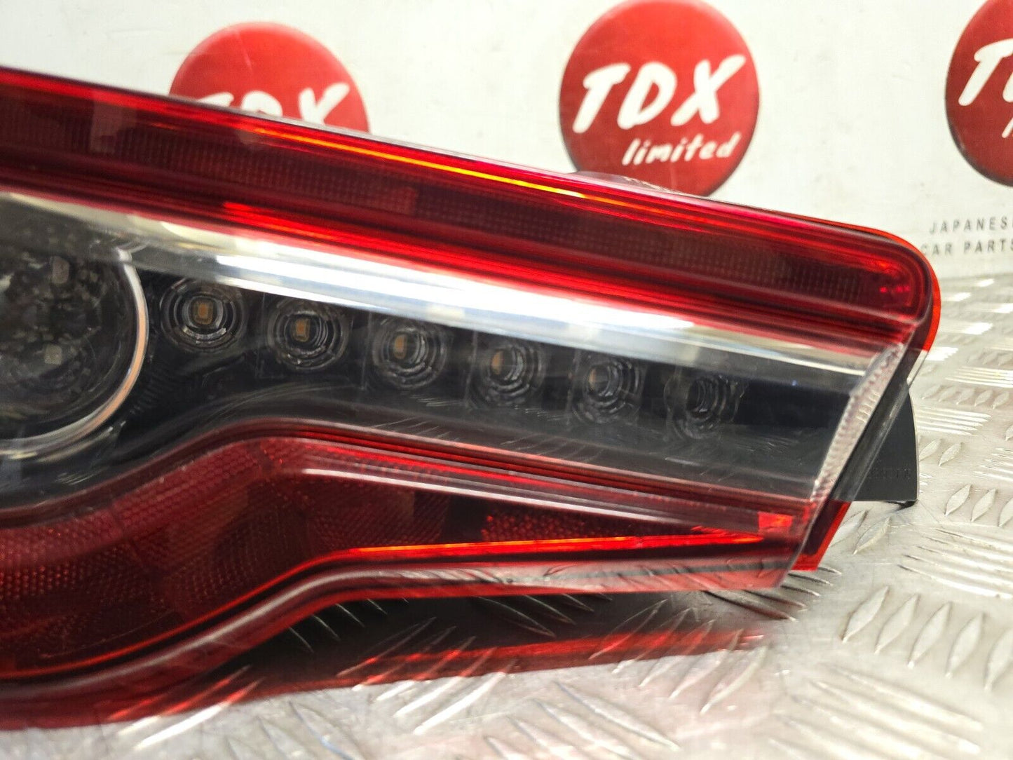 TOYOTA GT86 2017-2020 FACELIFT GENUINE PASSENGER SIDE REAR OUTER LED BRAKE LIGHT