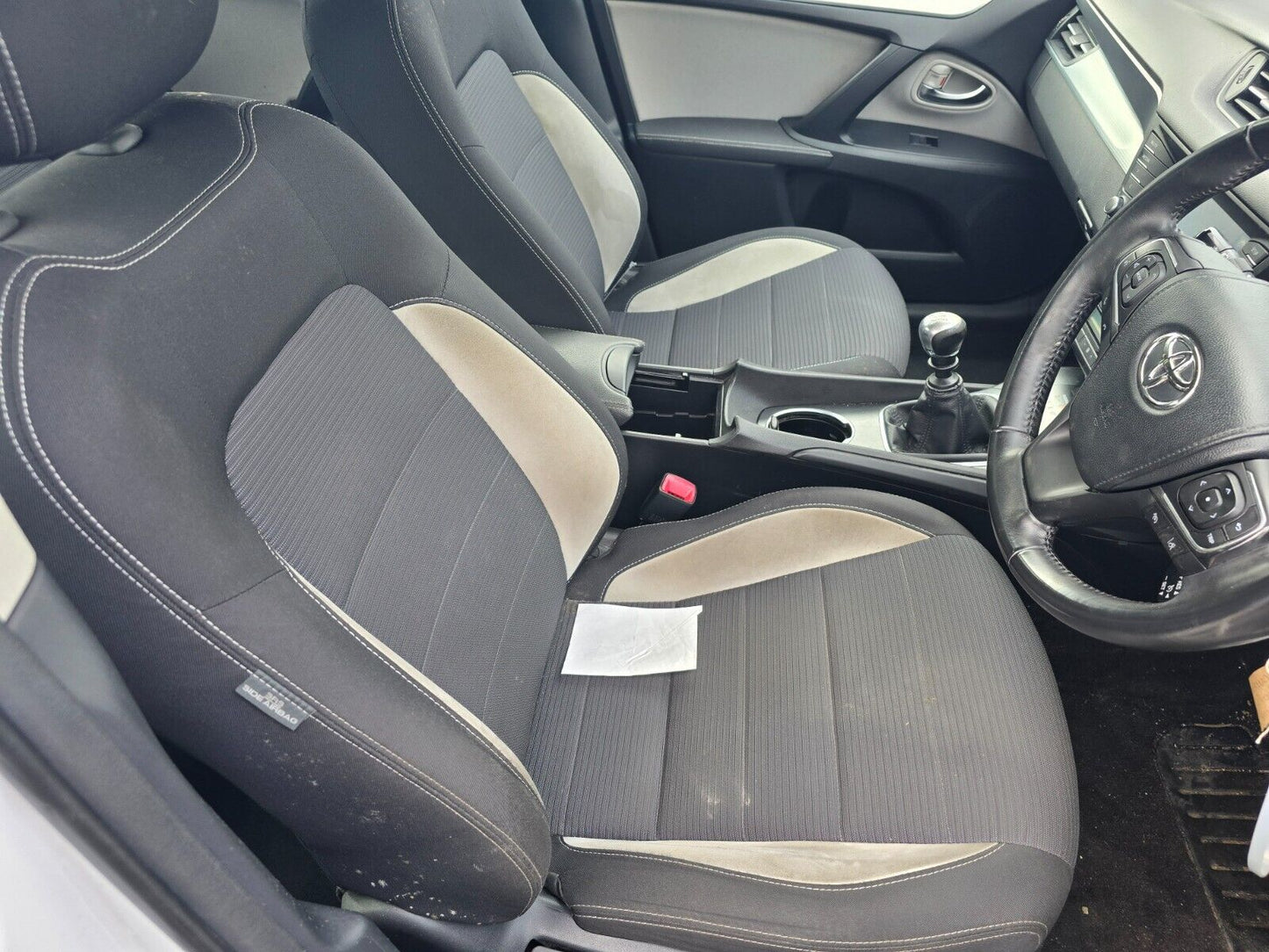 2017 TOYOTA AVENSIS BUSINESS EDITION MK3 T270 1.6 DIESEL MANUAL VEHICLE FOR BREAKING AND PARTS