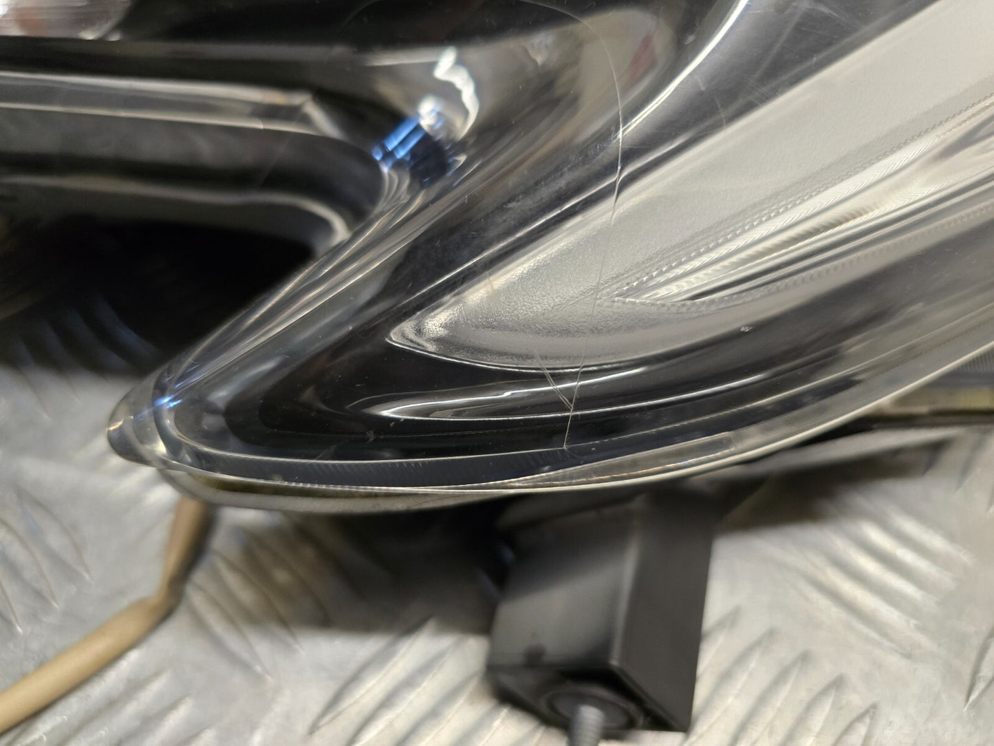 NISSAN JUKE F15 2014-2019 MK1 FACELIFT DRIVERS SIDE UPPER HEADLIGHT 26120BV80A