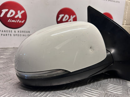 Hyundai i20 PB MK1 2012-2014 Driver Side 8 Pin Power Fold Door Mirror - photo 2 of 10