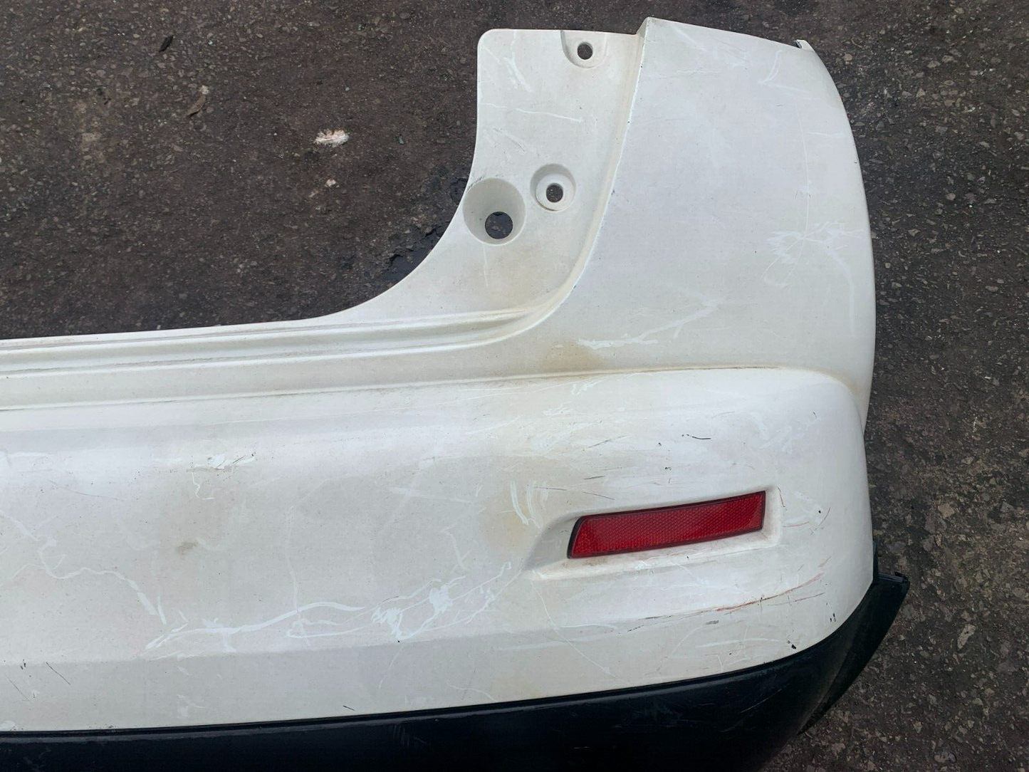 NISSAN JUKE F15 2010-2014 GENUINE PRE-FACELIFT REAR BUMPER WHITE COLLECTION