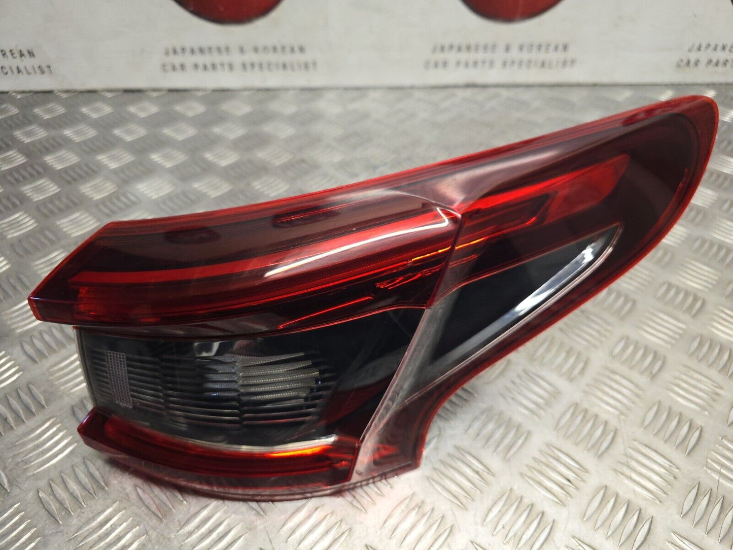 NISSAN QASHQAI J11 2017-2020 MK2 FACELIFT DRIVERS SIDE REAR BODY BRAKE LIGHT