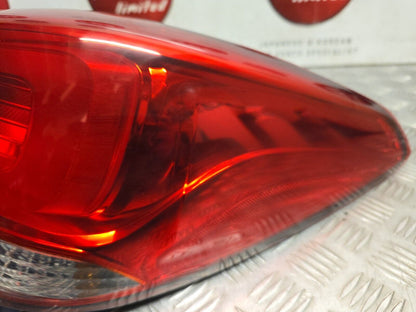 Kia Carens Rp Mk3 2013-2016 Genuine Drivers Side Rear Outer Brake Light 92402-A4 3