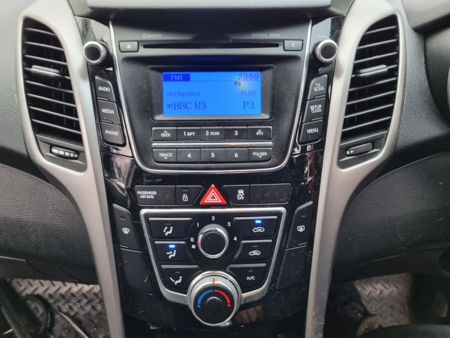 2016 HYUNDAI I30 SE ESTATE GD MK2 1.6 PETROL 6 SPEED MANUAL VEHICLE FOR BREAKING