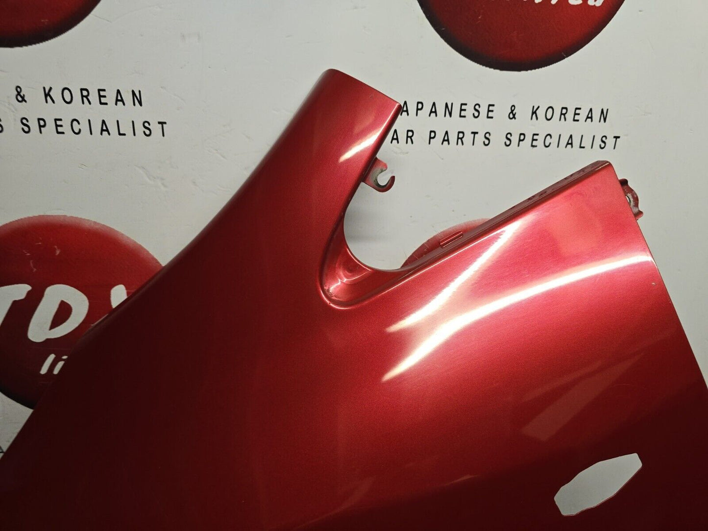 TOYOTA VERSO 2009-2012 GENUINE PASSENGER SIDE WING/FENDER RED