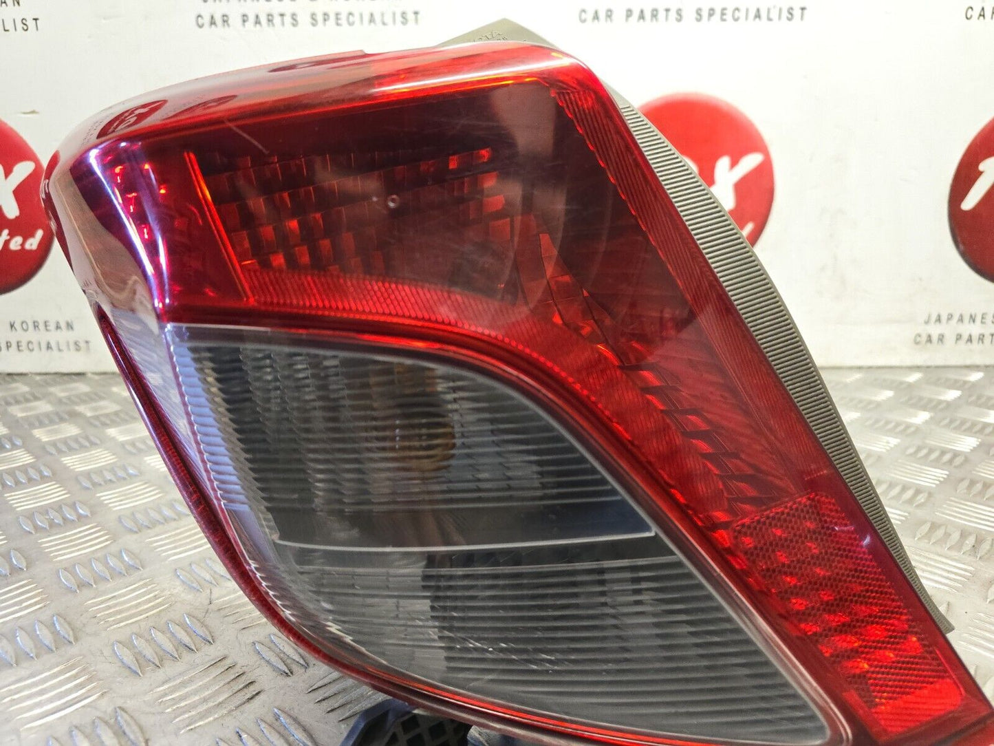 TOYOTA YARIS MK3 2012-2015 PASSENGERS SIDE REAR OUTER BODY BRAKE LIGHT LAMP