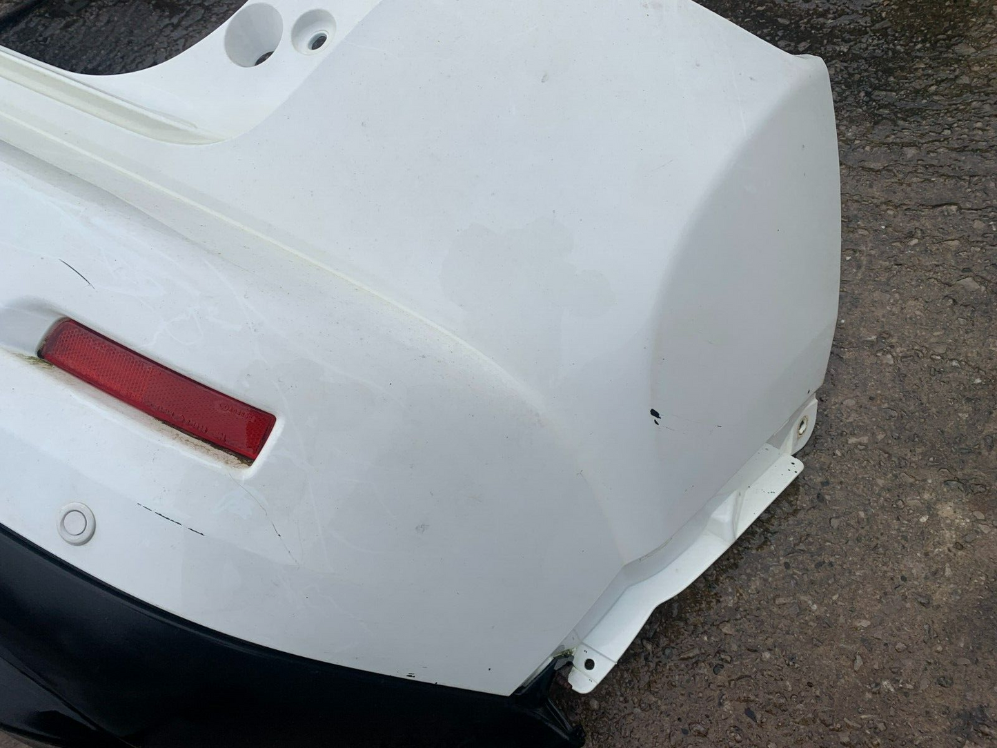 NISSAN JUKE F15 2010-2014 GENUINE PRE-FACELIFT REAR BUMPER WHITE COLLECTION